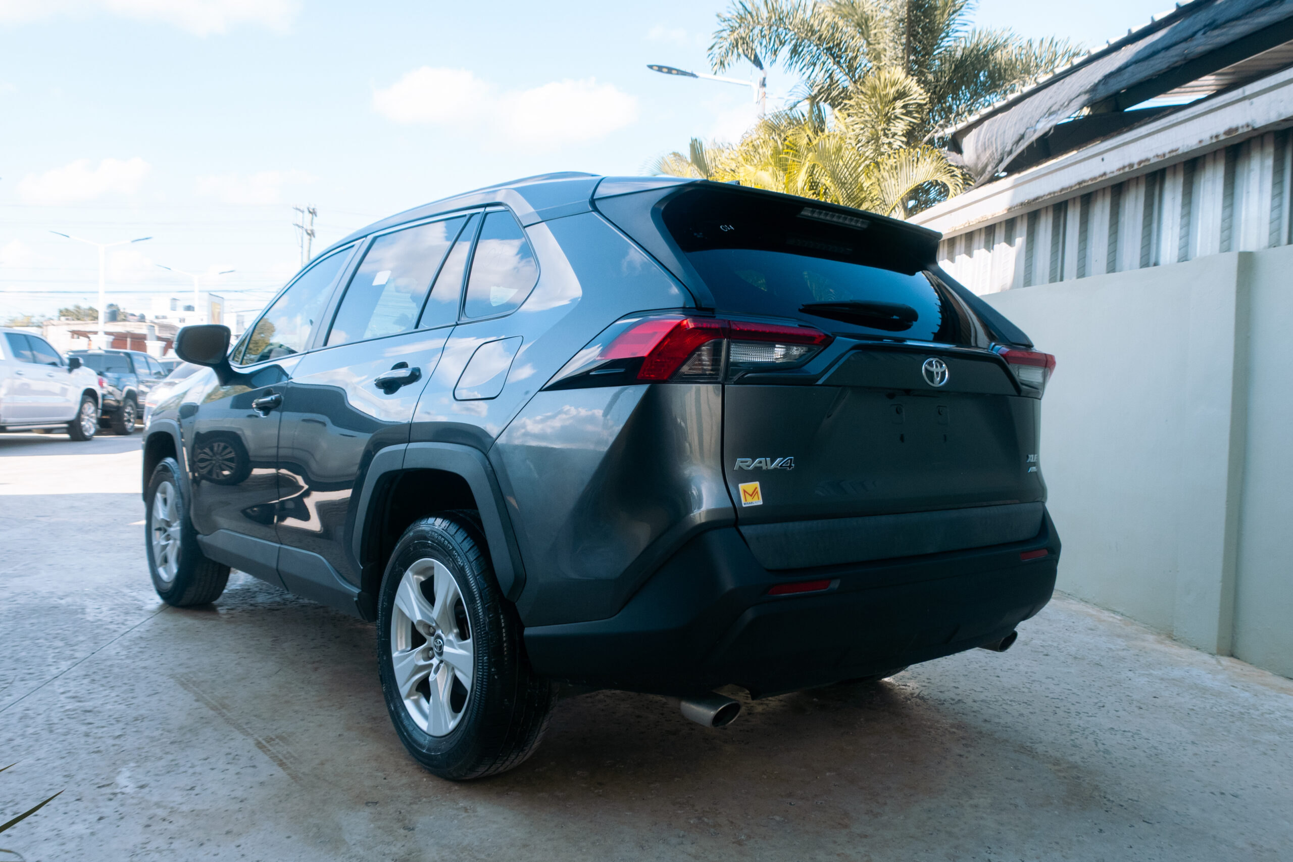 
								Toyota RAV4 XLE 2020 full									