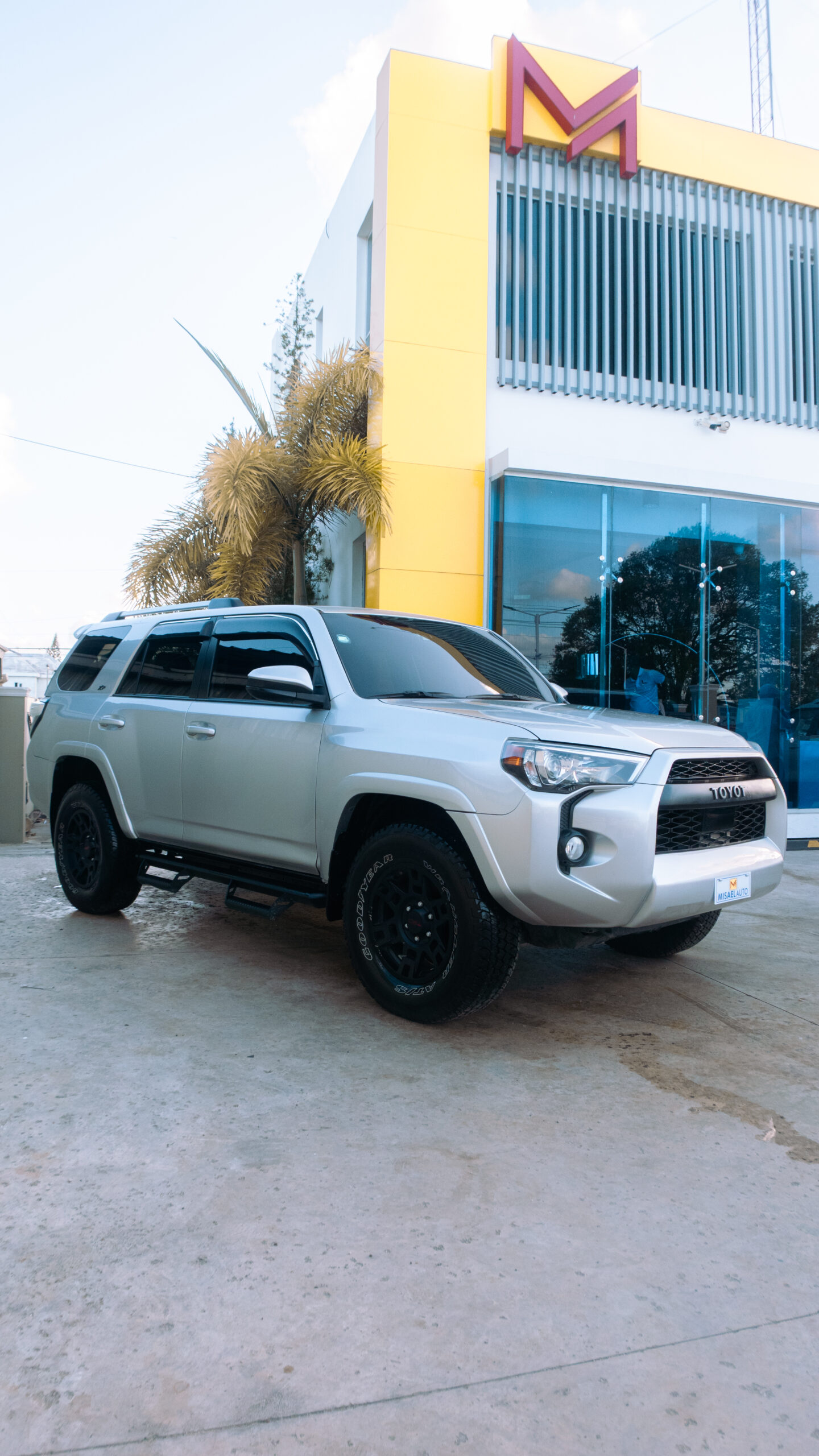 
								Toyota 4 Runner 2020 full									