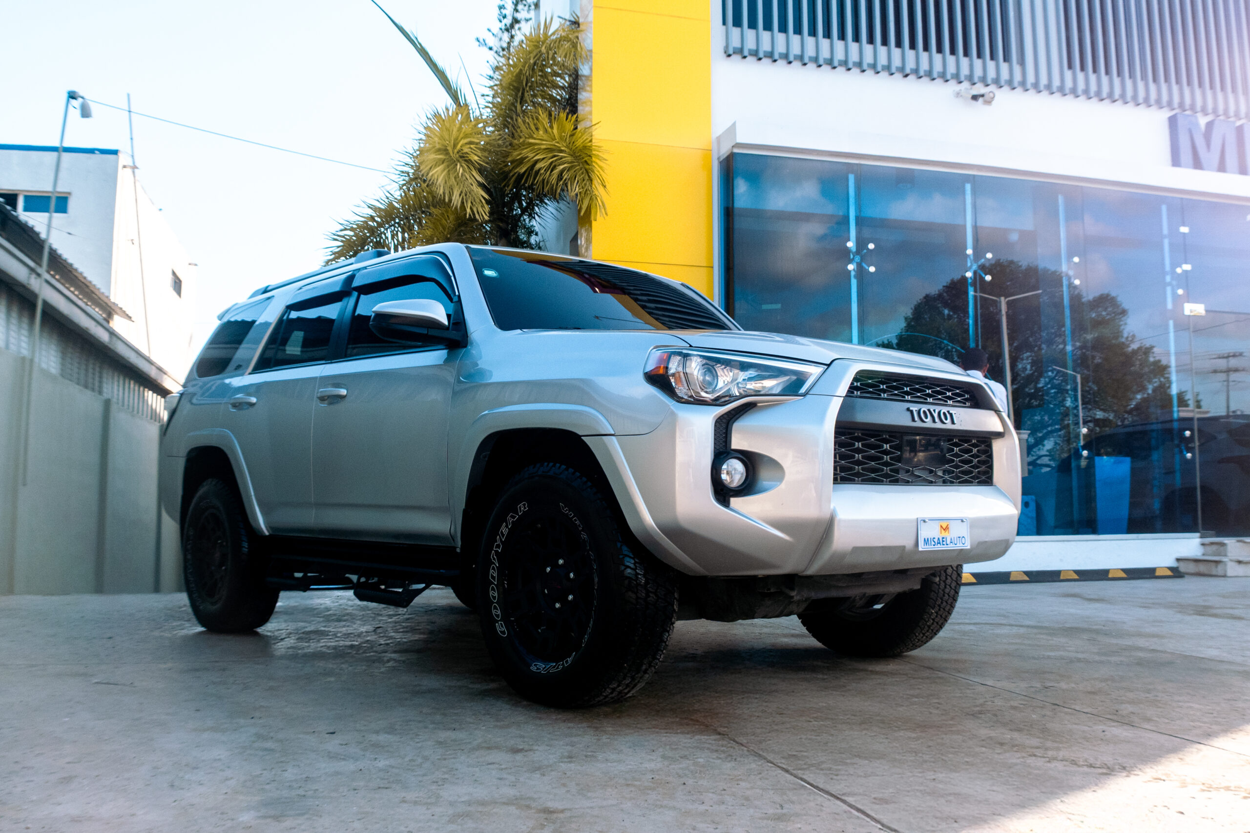
								Toyota 4 Runner 2020 full									
