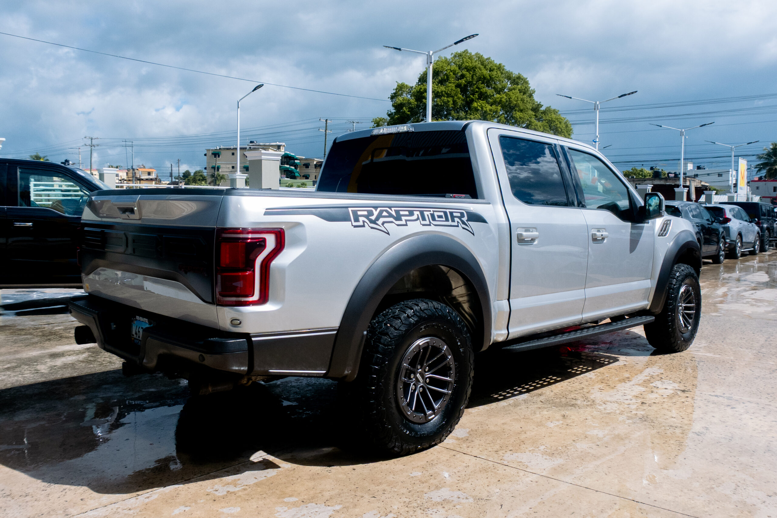 
								Ford F 150 Raptor 2017 full									