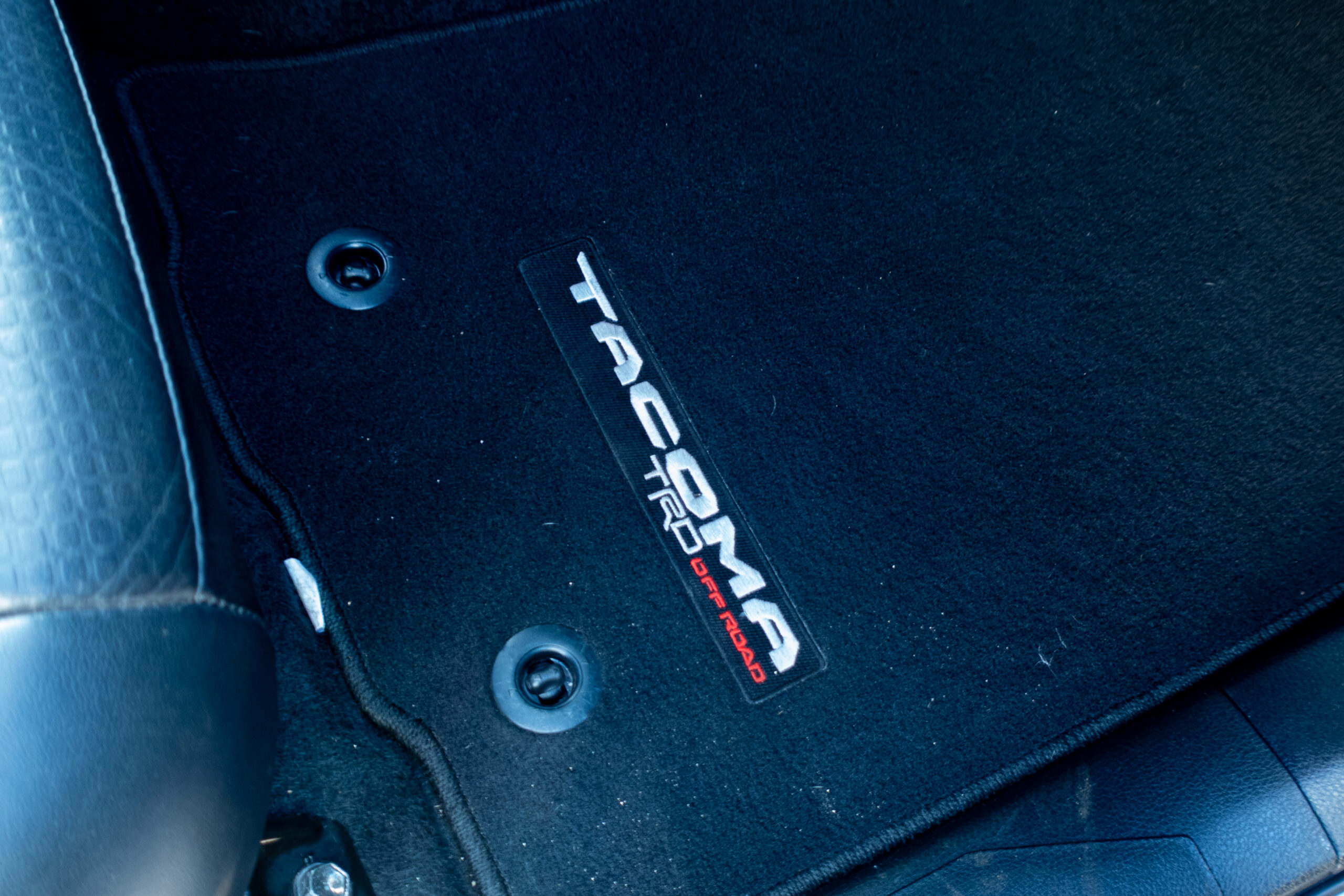 
								Toyota Tacoma TRD PRO 2020 full									