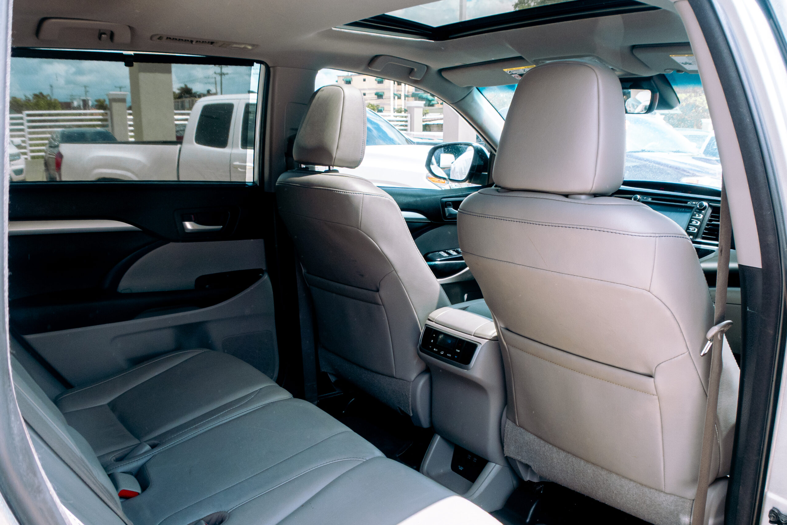 
								Toyota Highlander XLE 2018 full									