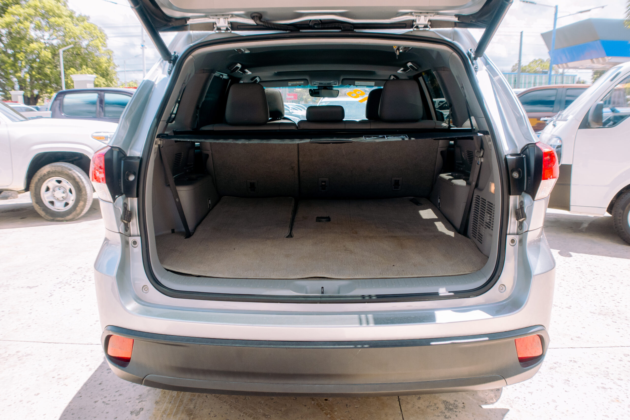 
								Toyota Highlander XLE 2018 full									