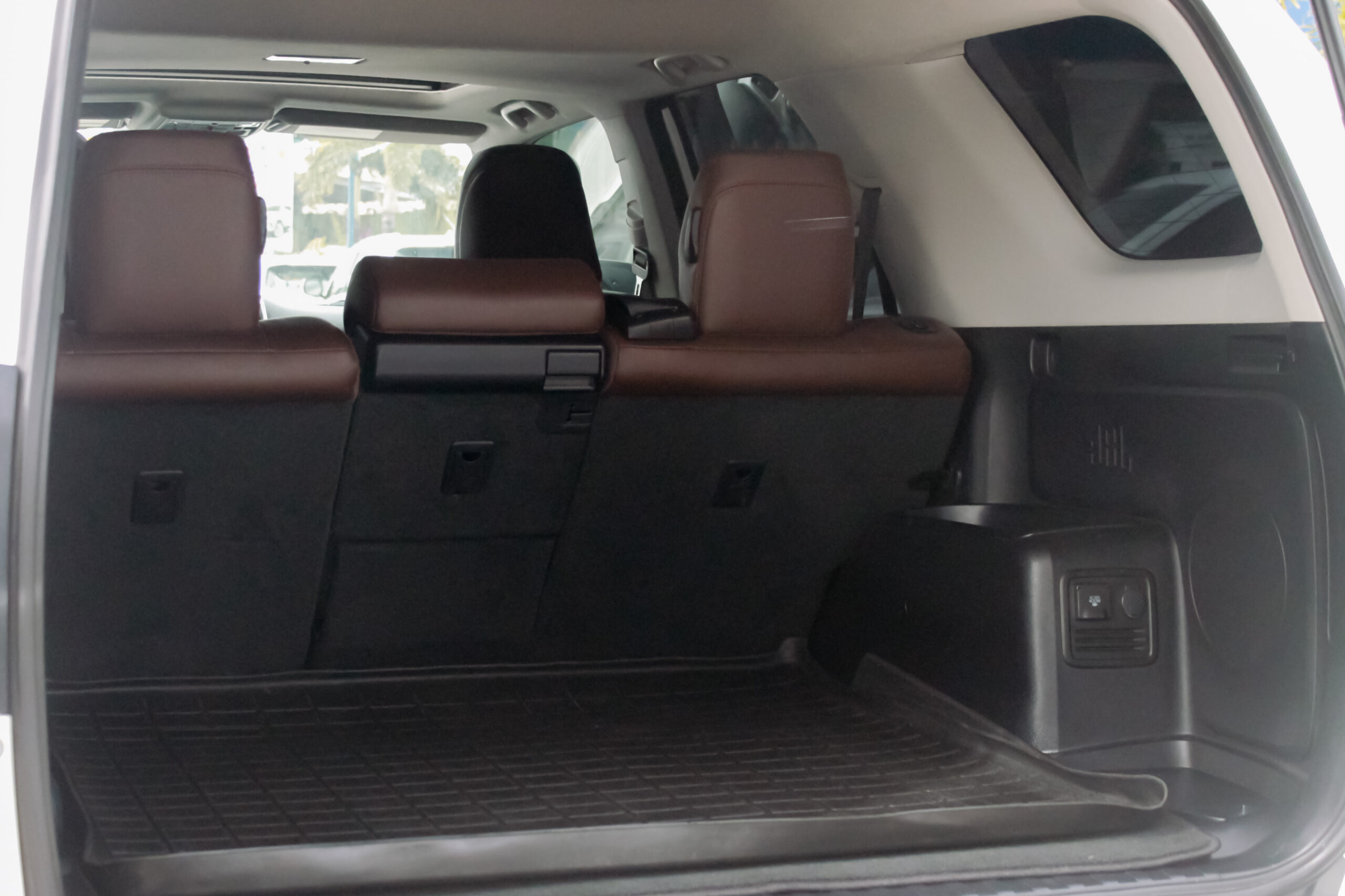 
								Toyota 4 Runner 2019 full									