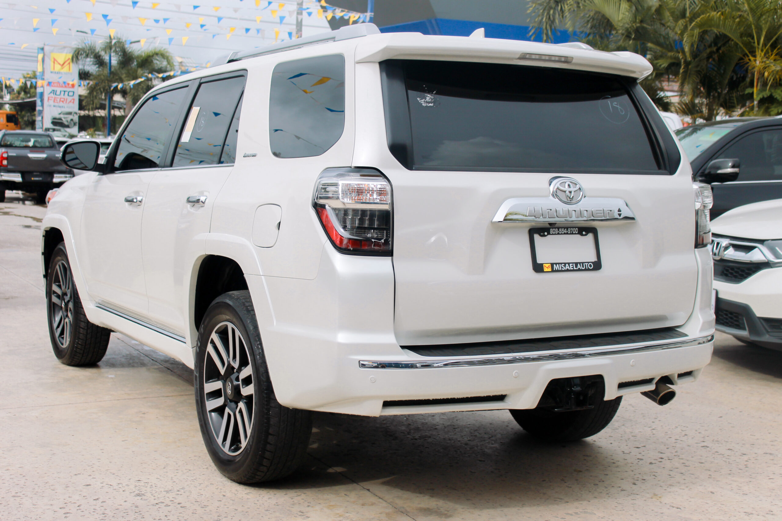 
								Toyota 4 Runner 2019 full									
