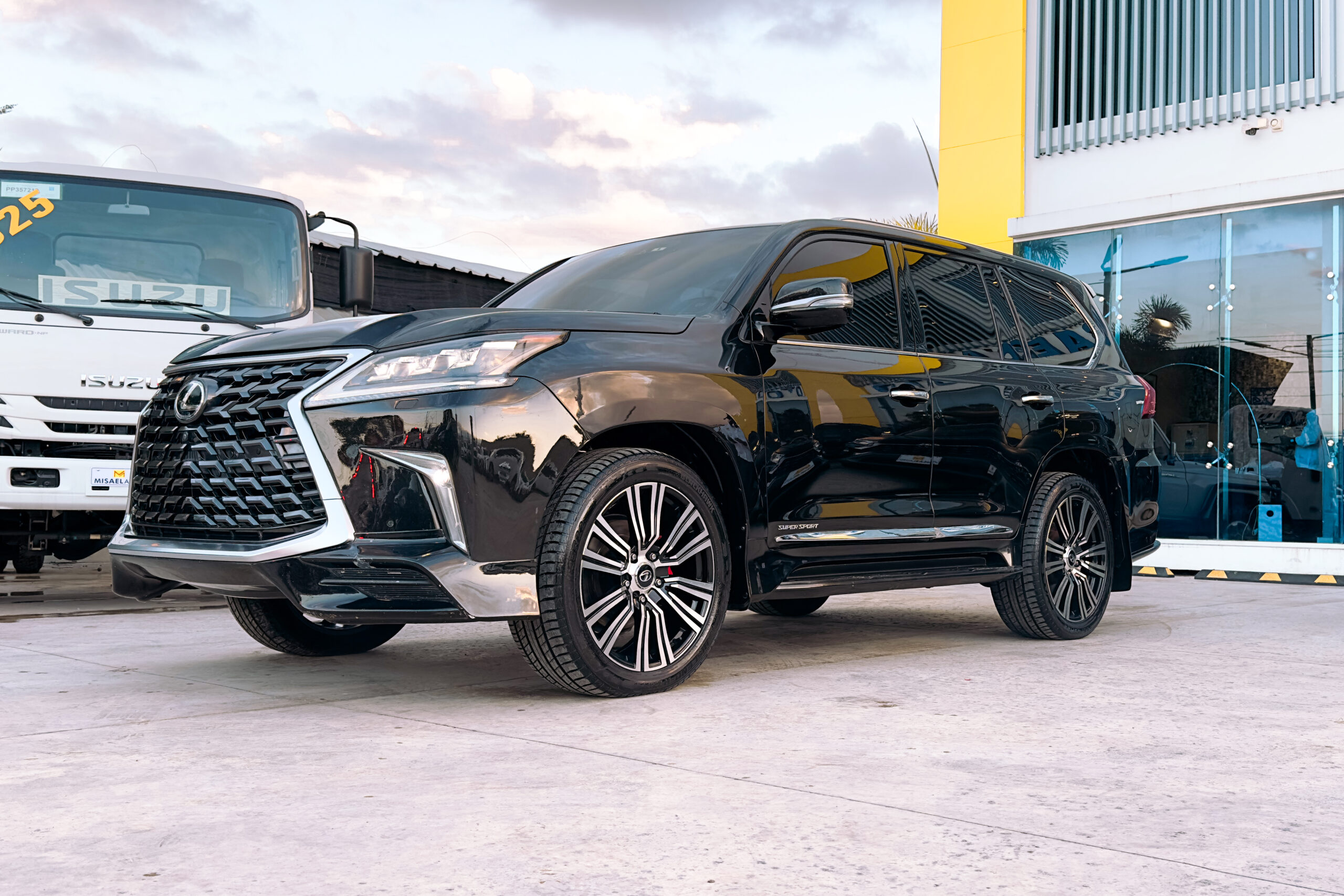 
								Lexus LX 450 2016 full									