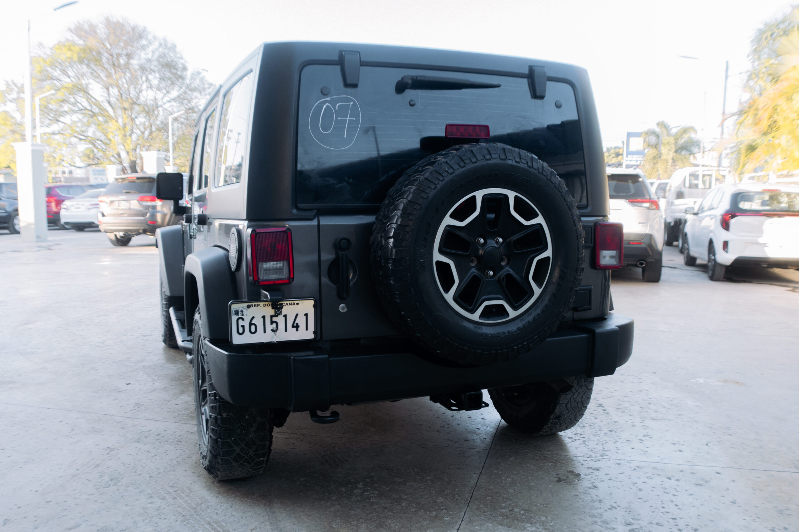 
								Jeep Wrangler Unlimited Sahara 2018 full									