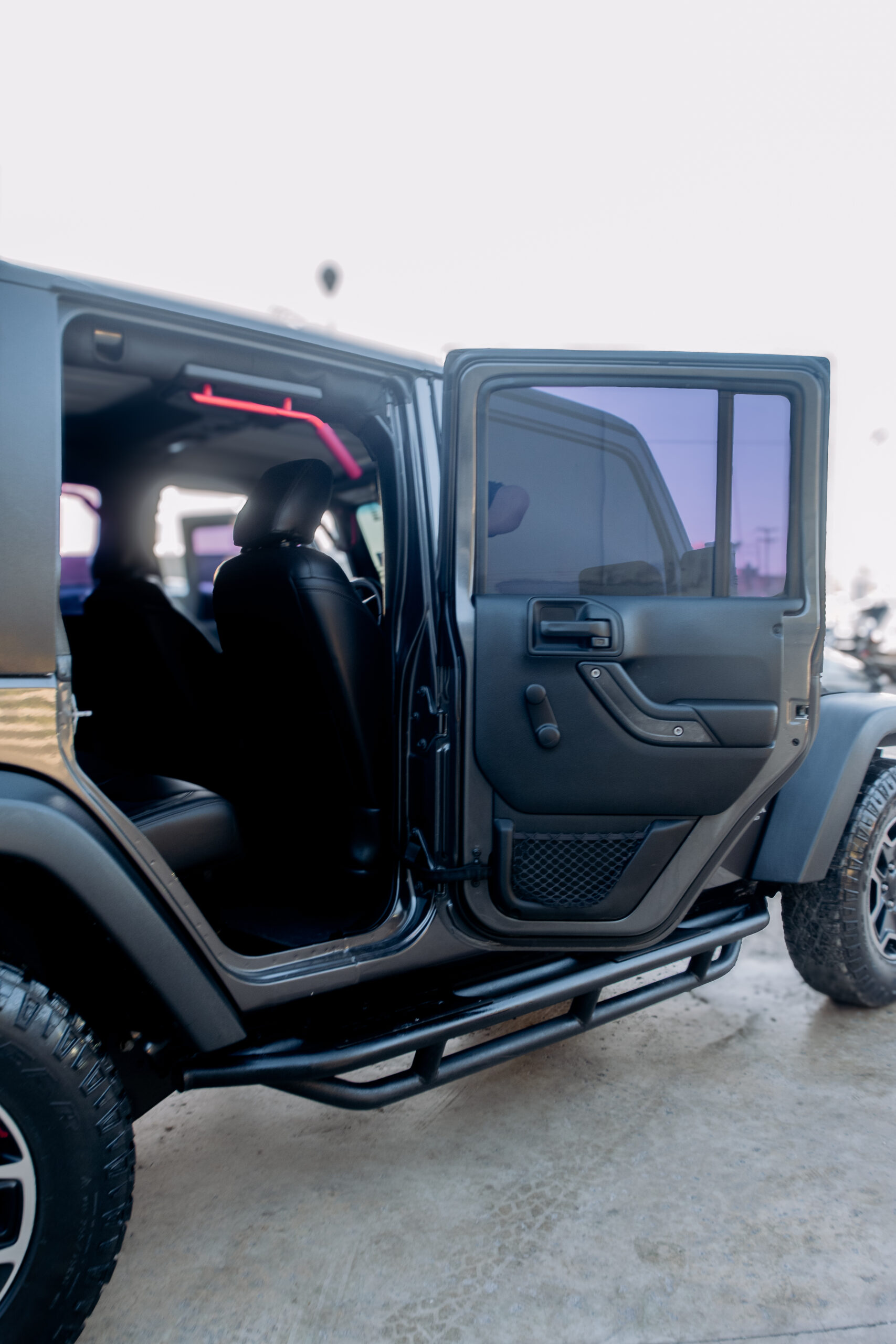 
								Jeep Wrangler Unlimited Sahara 2018 full									