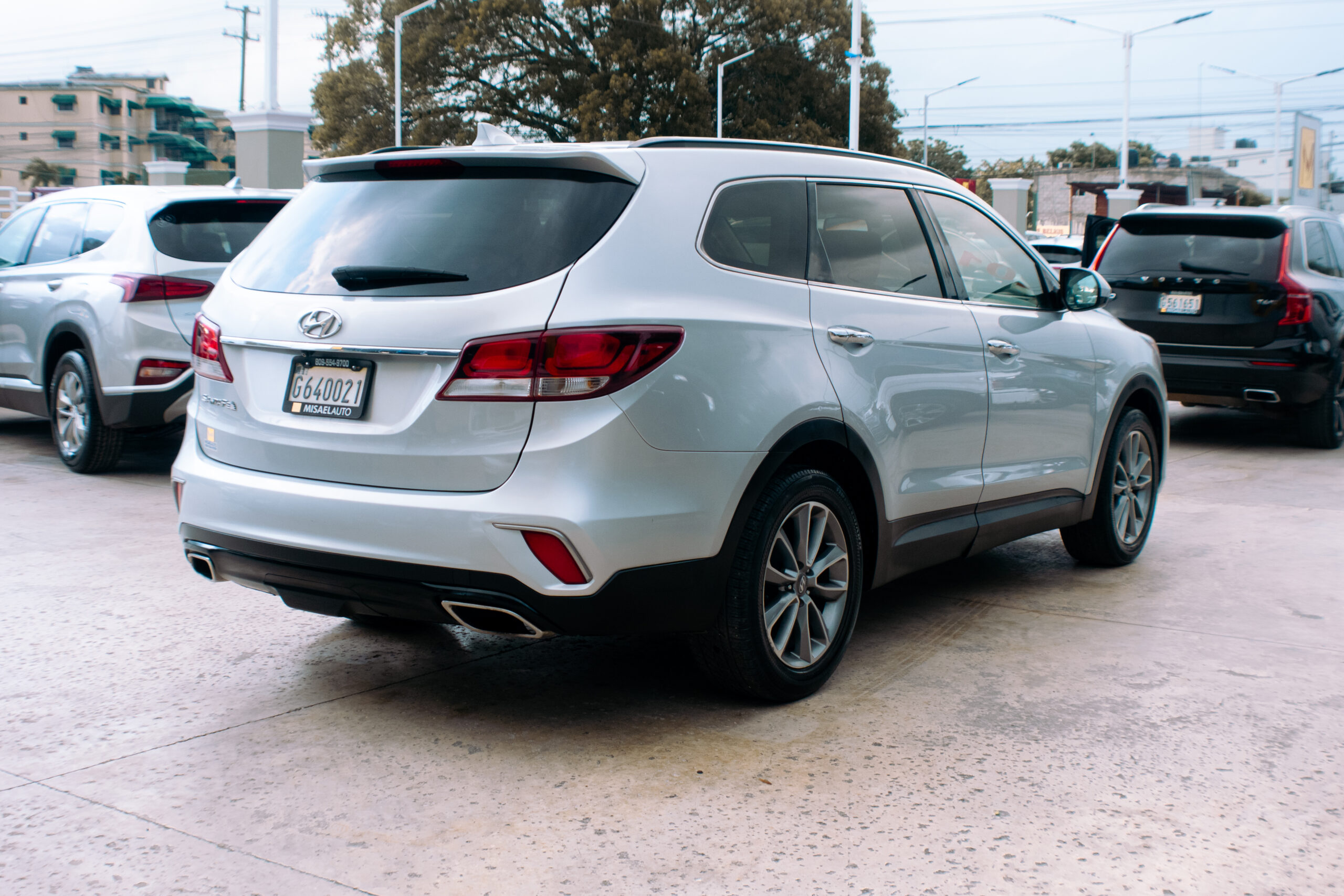 
								Hyundai Santa Fe 2017 full									