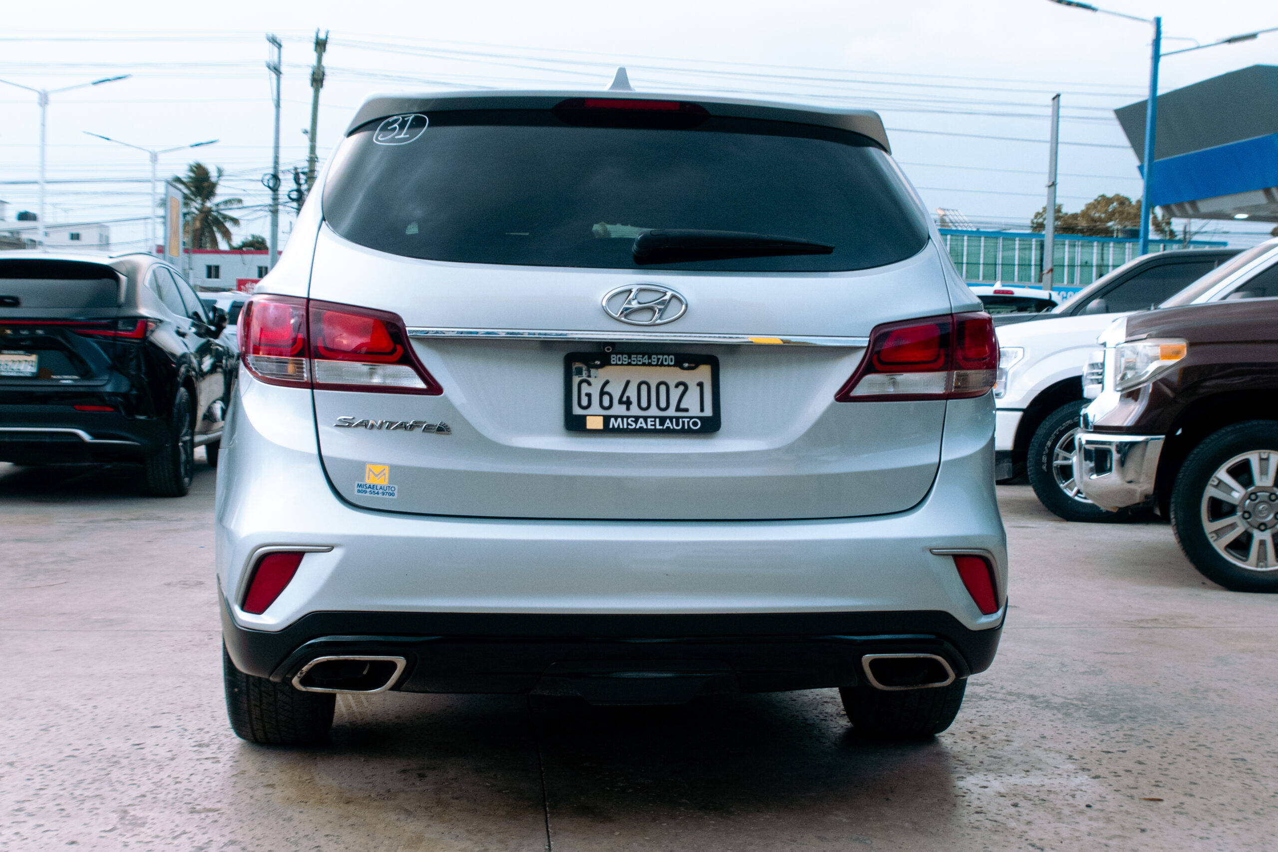 
								Hyundai Santa Fe 2017 full									