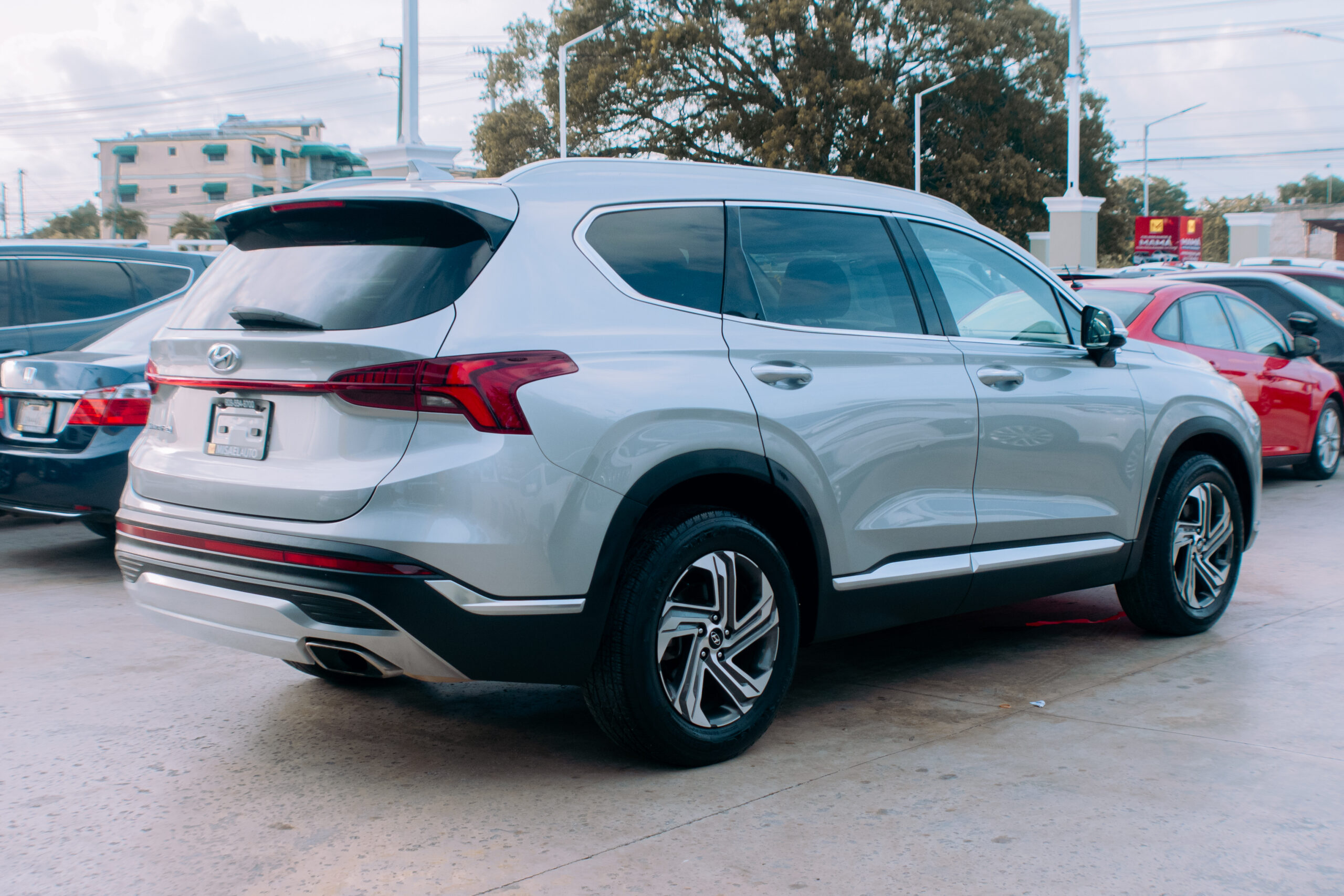 
								Hyundai Santa Fe 2022 full									