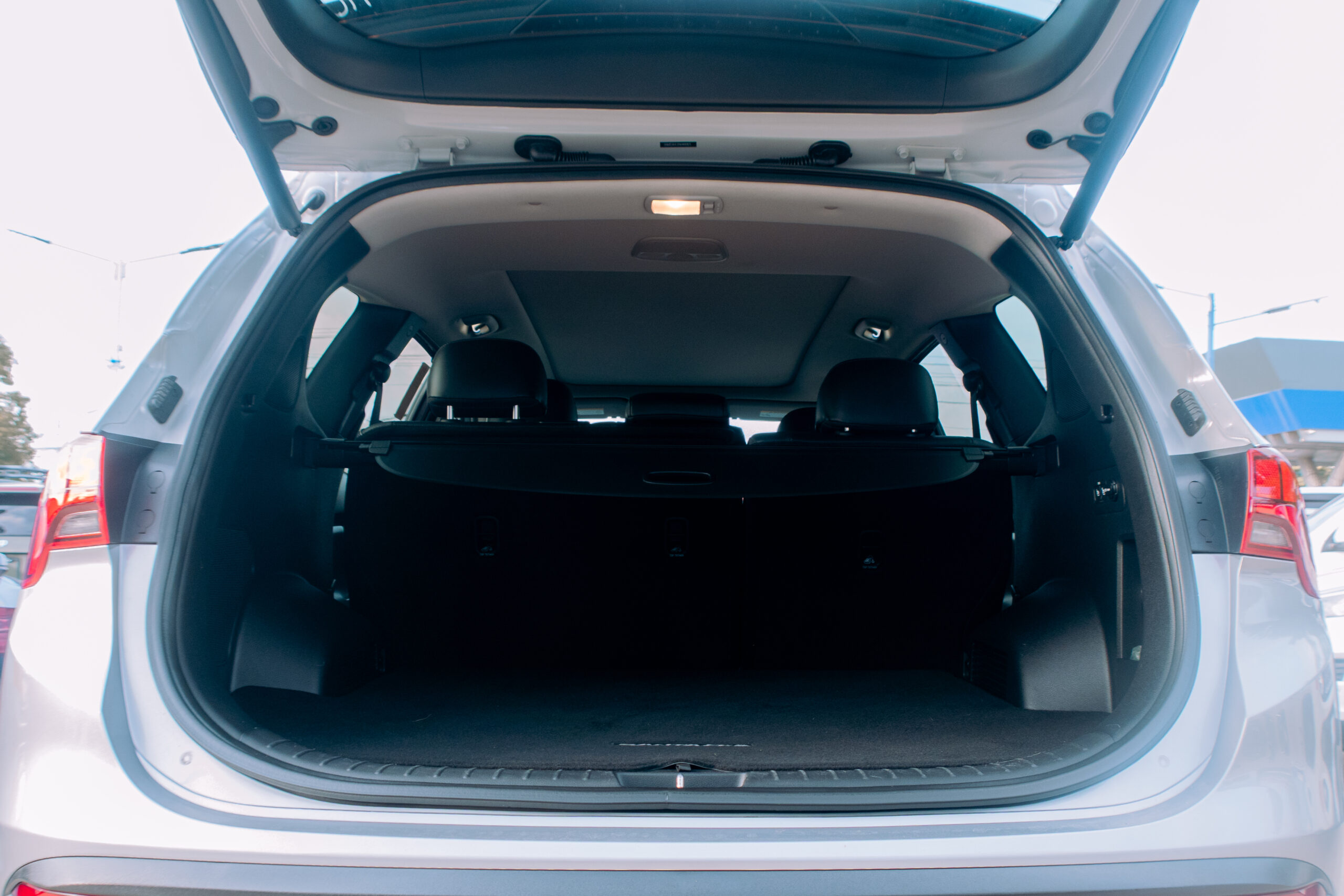 
								Hyundai Santa Fe 2022 full									