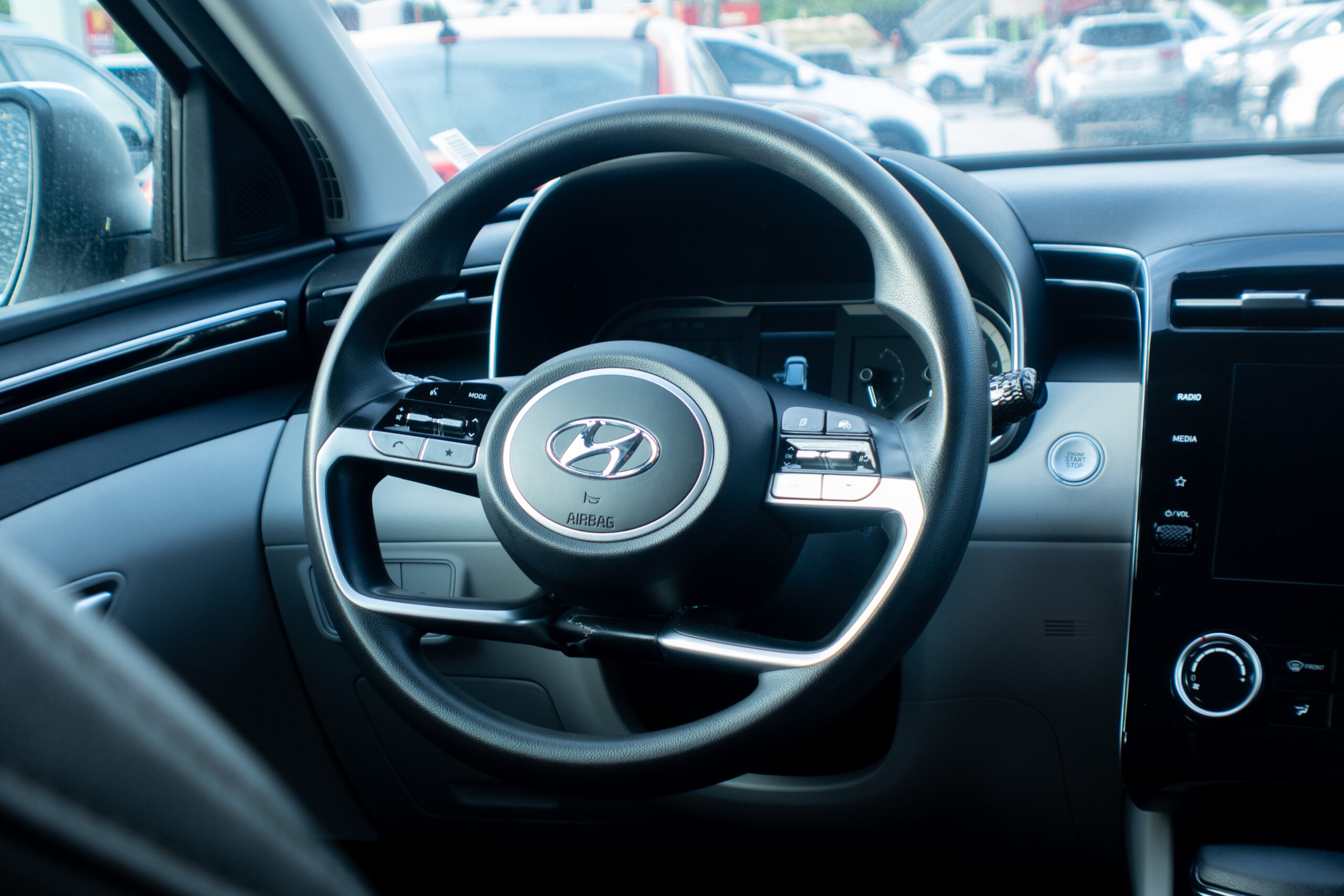 
								Hyundai Tucson 2023 full									